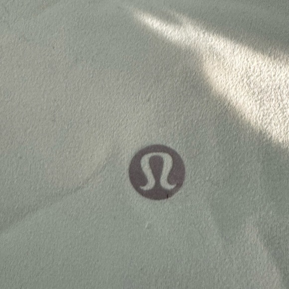 size 2 Lululemon leggings - Picture 3 of 3